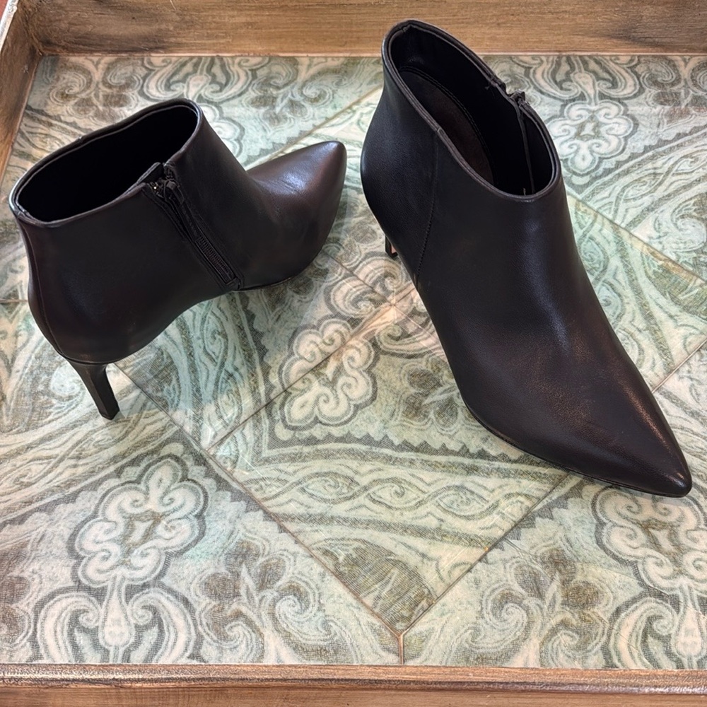Veronica Beard Leone Black Leather Ankle Booties with Sleek Design